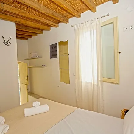 Holiday home Sophia's Traditional House At Lefkes Paros