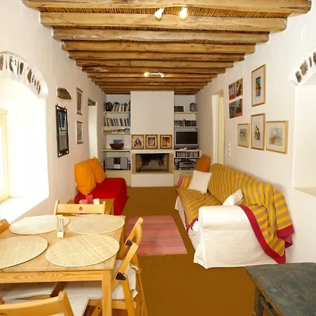 Holiday home Sophia's Traditional House At Lefkes Paros
